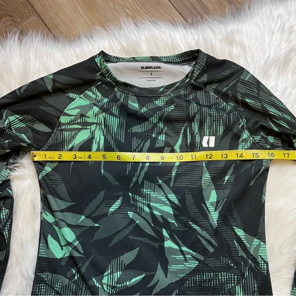 Armada Palm Long Sleeve Athletic Top. Size Small. - Picture 6 of 10